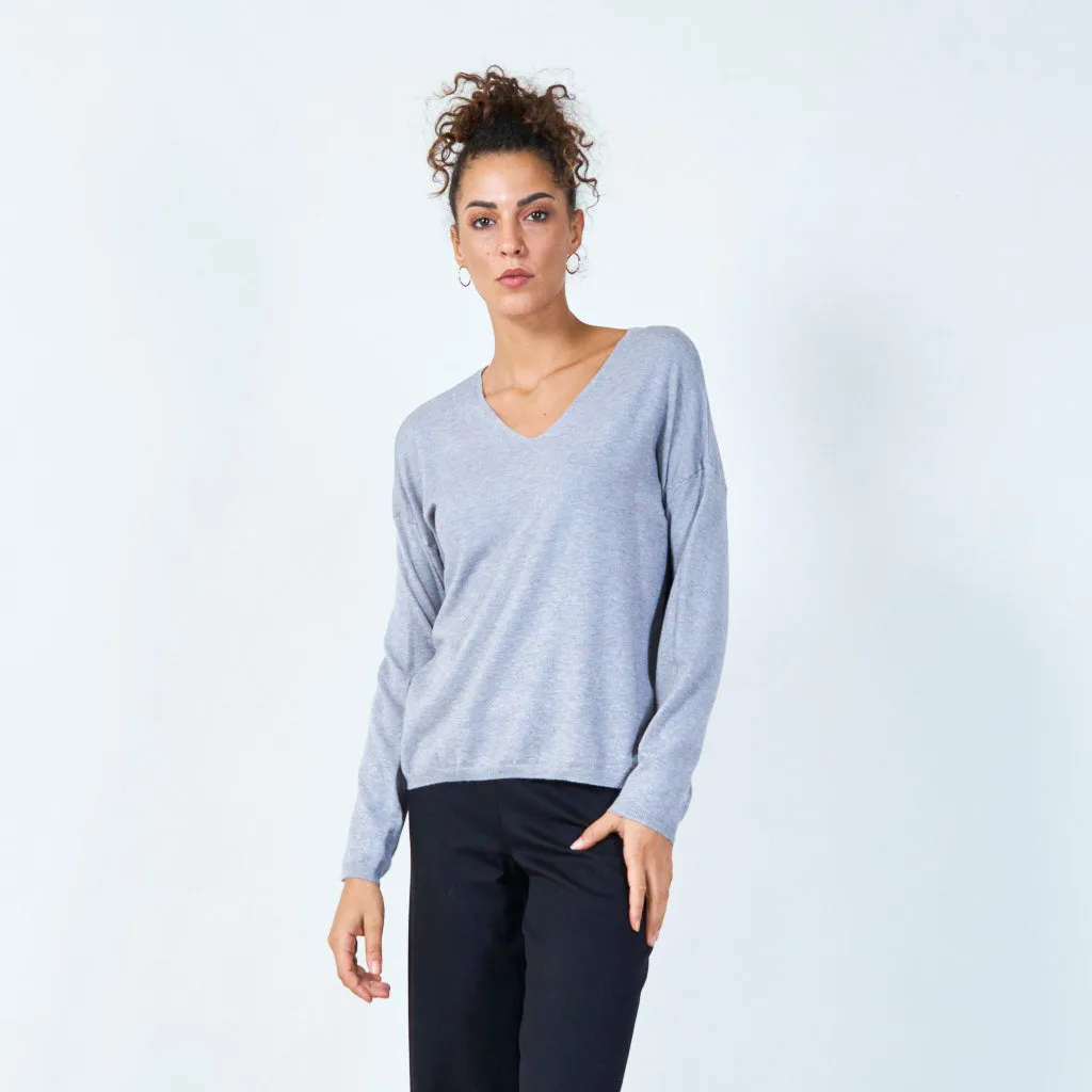 Classic V-neck pullover wholesale