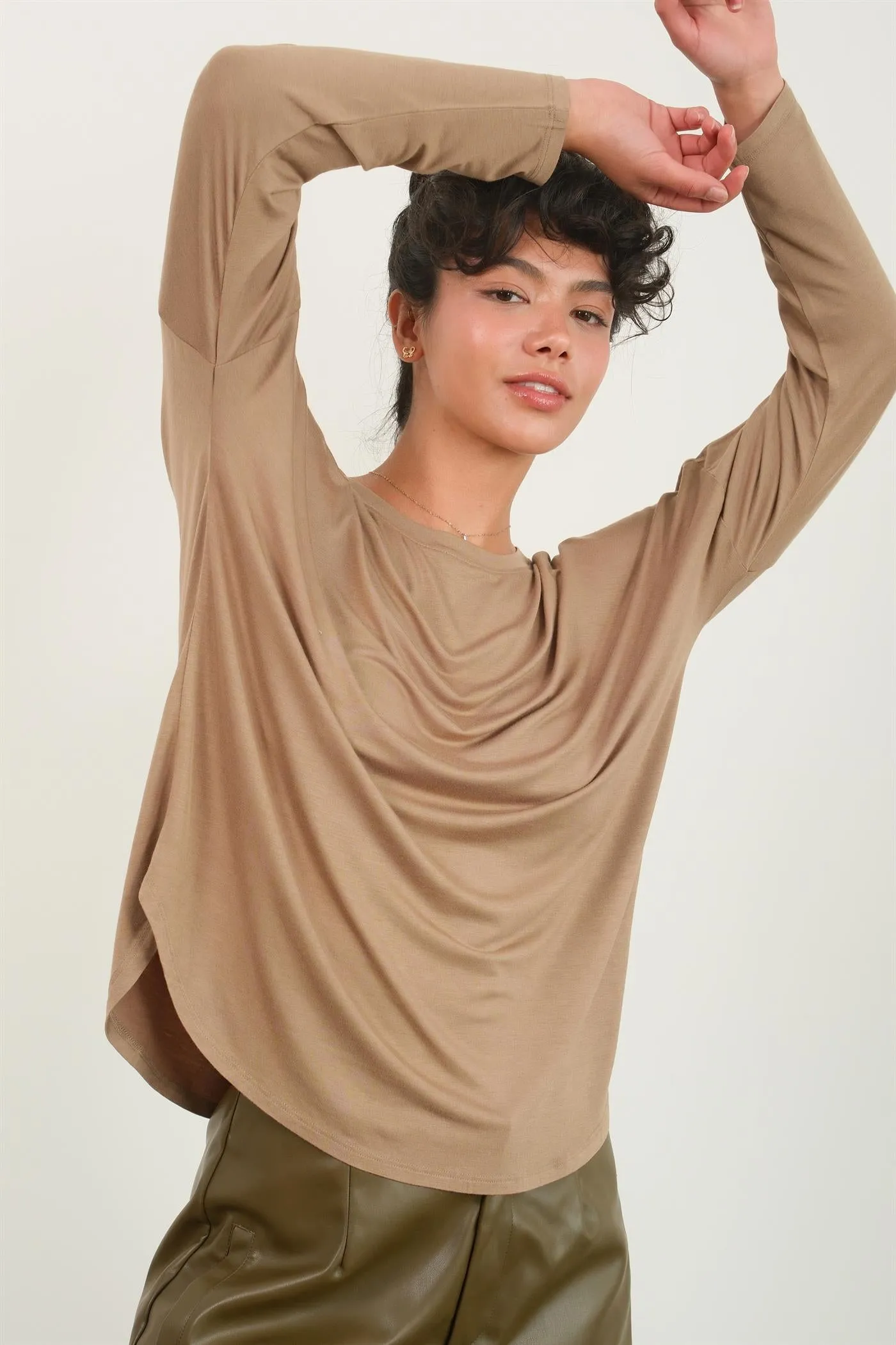 DZ24F349-Round Neck Long Sleeve Curved Hem Top