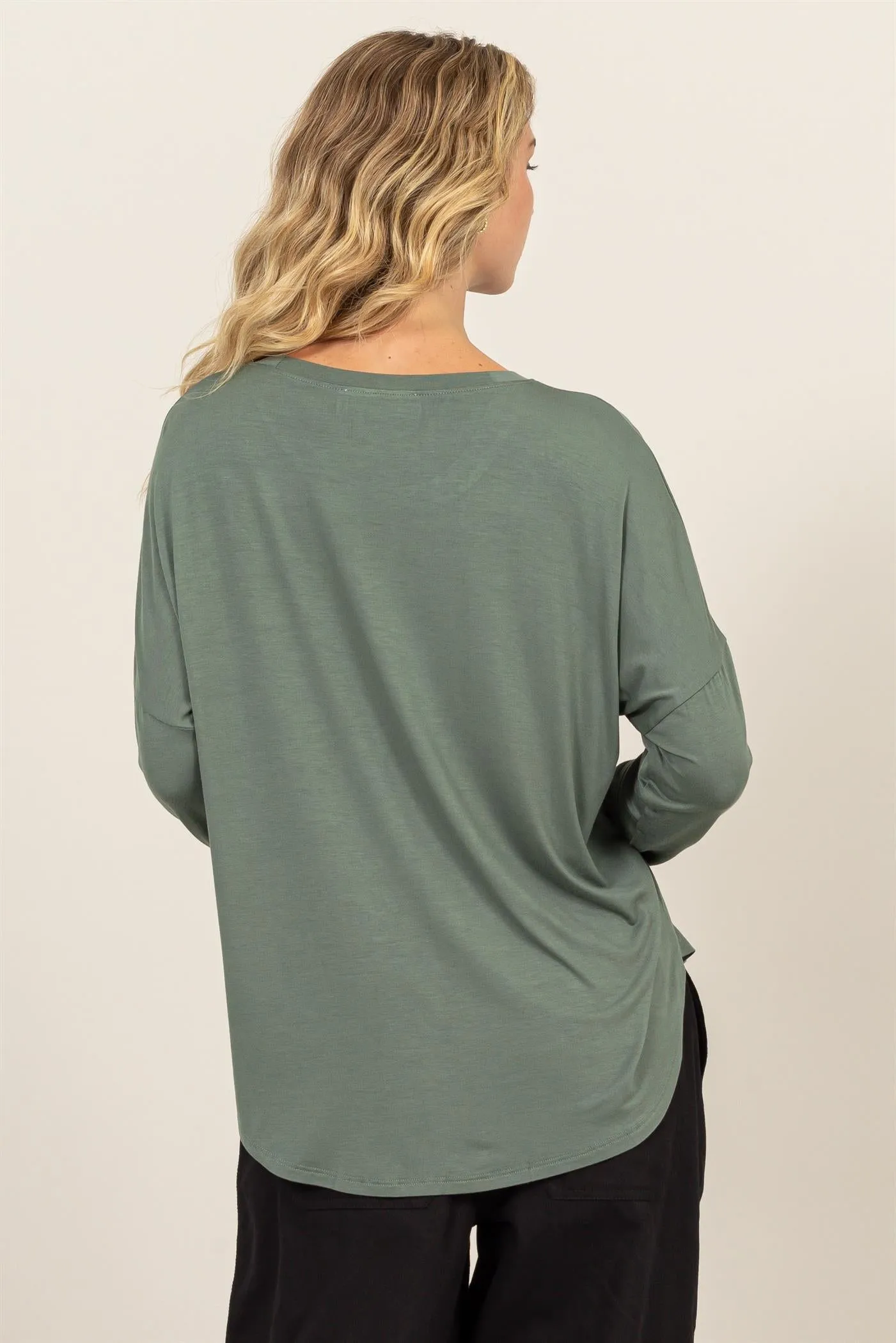 DZ24F349-Round Neck Long Sleeve Curved Hem Top