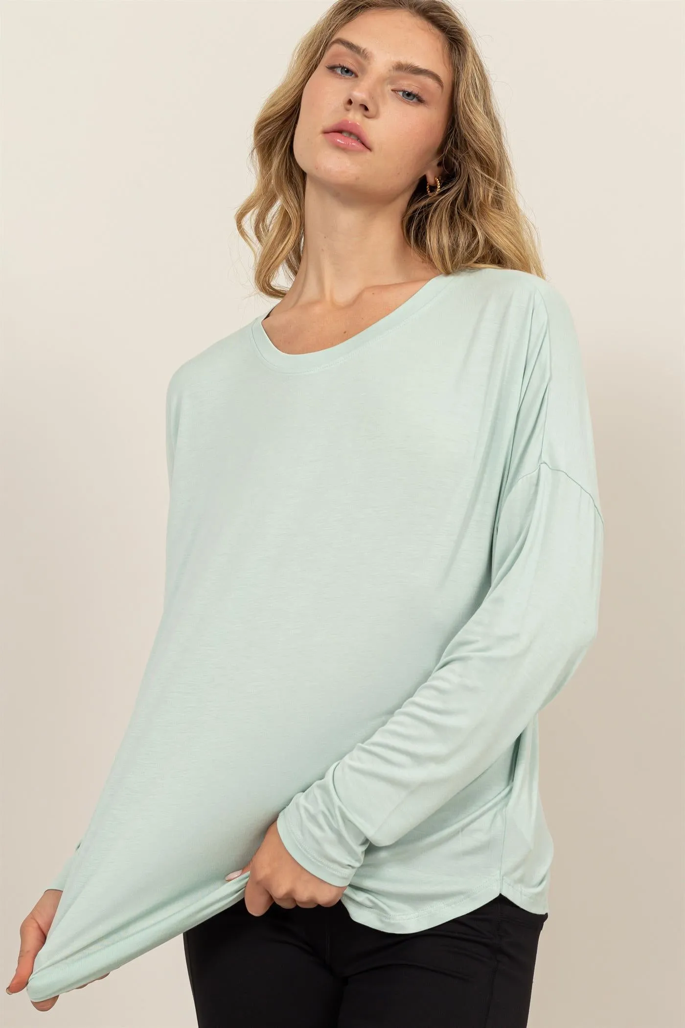 DZ24F349-Round Neck Long Sleeve Curved Hem Top