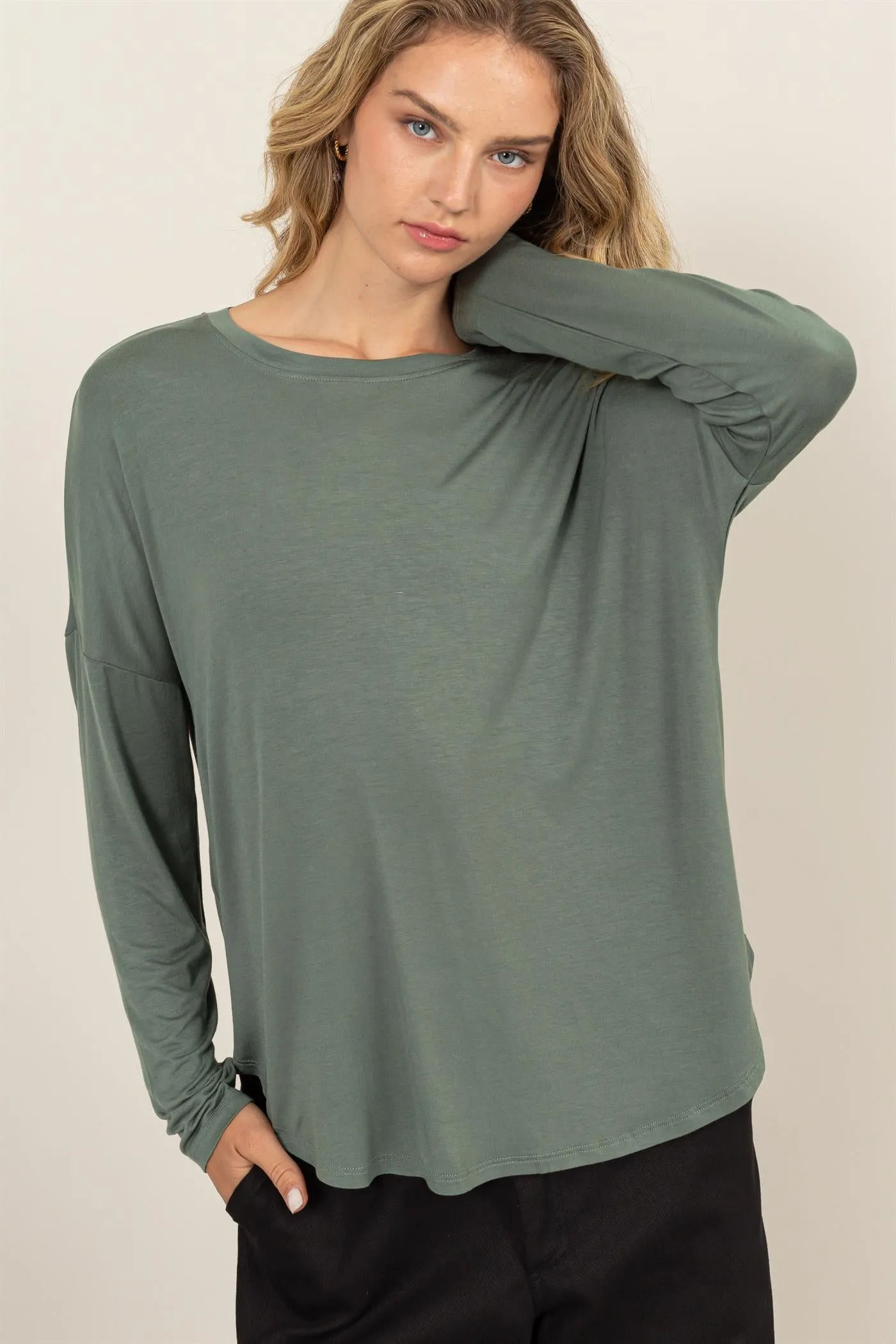 DZ24F349-Round Neck Long Sleeve Curved Hem Top