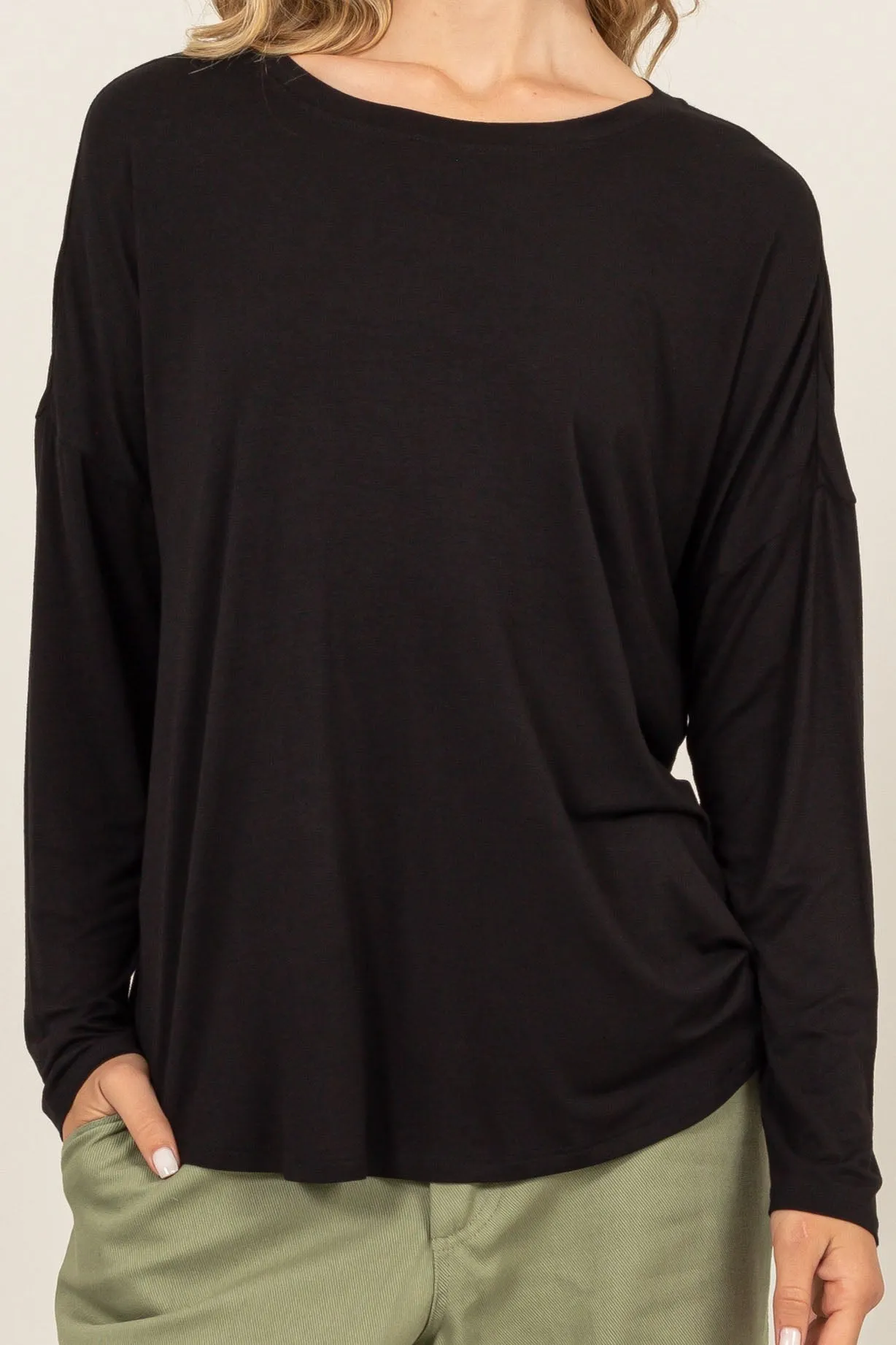 DZ24F349-Round Neck Long Sleeve Curved Hem Top