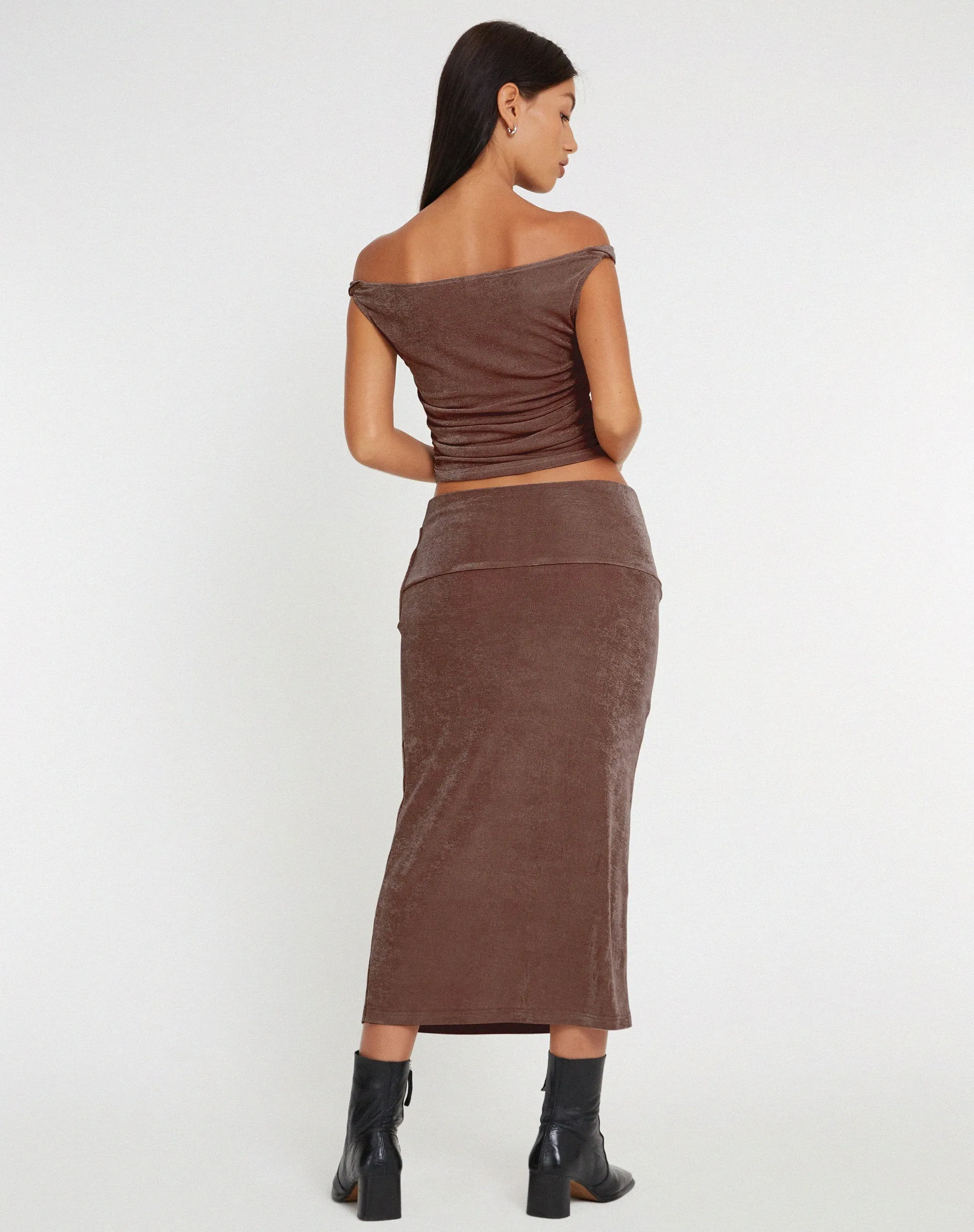 Gadis Slinky Midi Skirt in Peppercorn